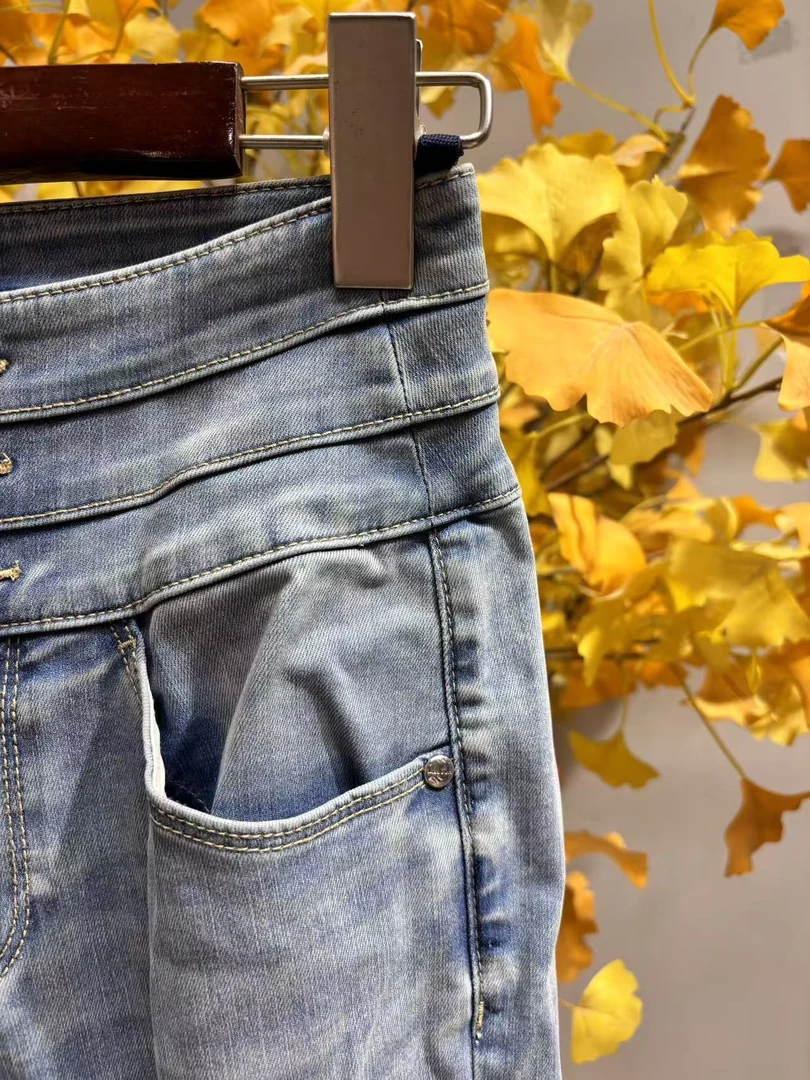 [轻奢] 时尚女休闲潮流百搭小脚牛仔裤-ZK203