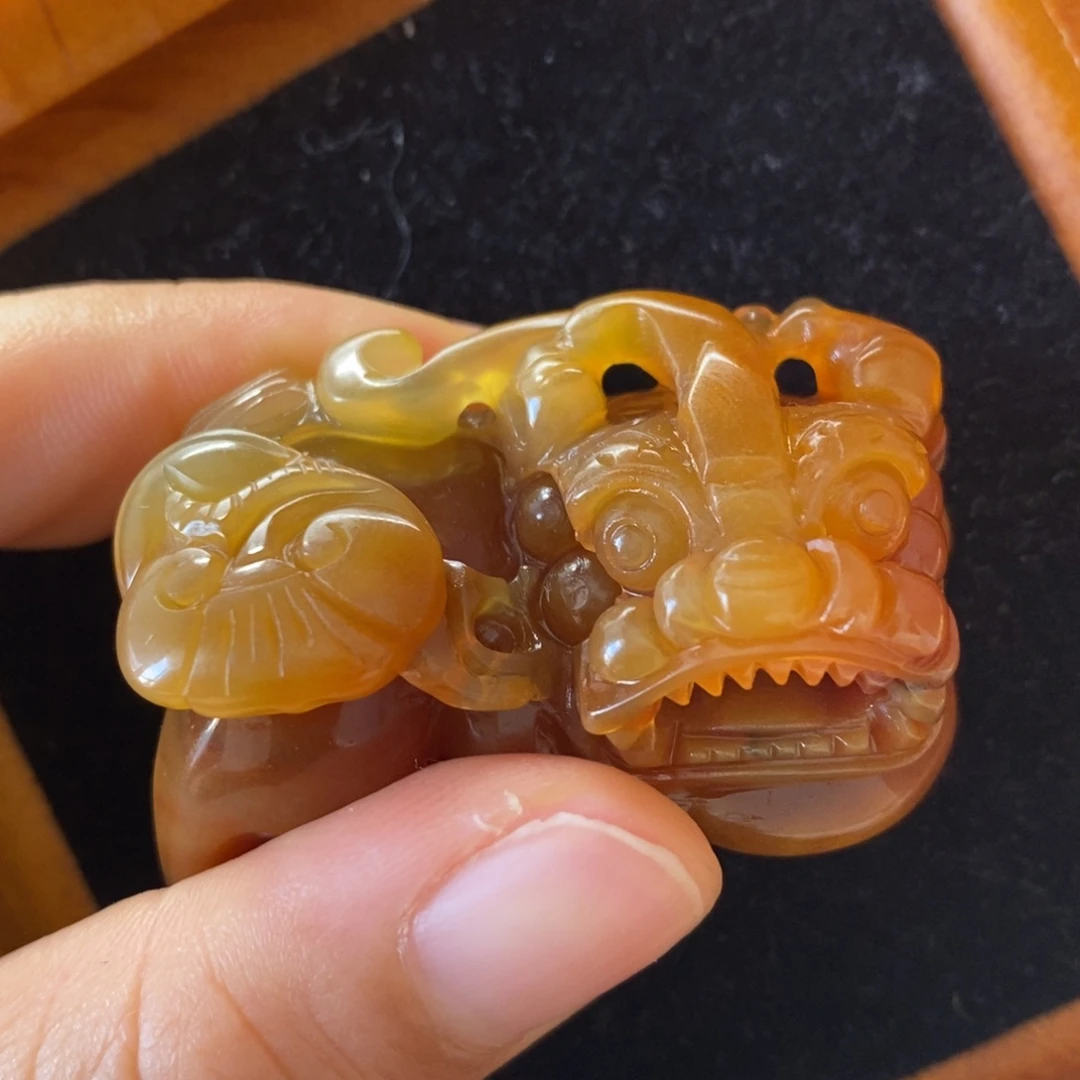 石英质玉（黄龙玉）颈饰未镶嵌