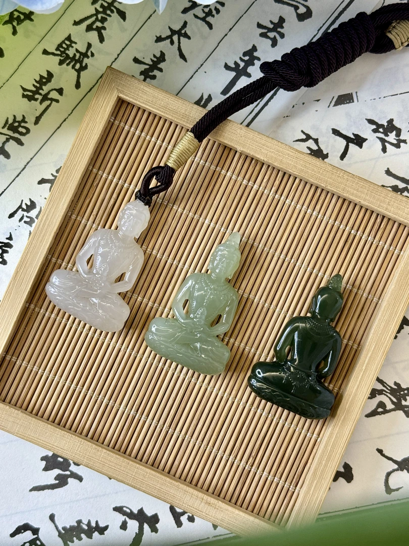 新疆和田玉观音菩萨挂件镂空手工雕刻坐莲观音男女吊坠玉石玉佩件