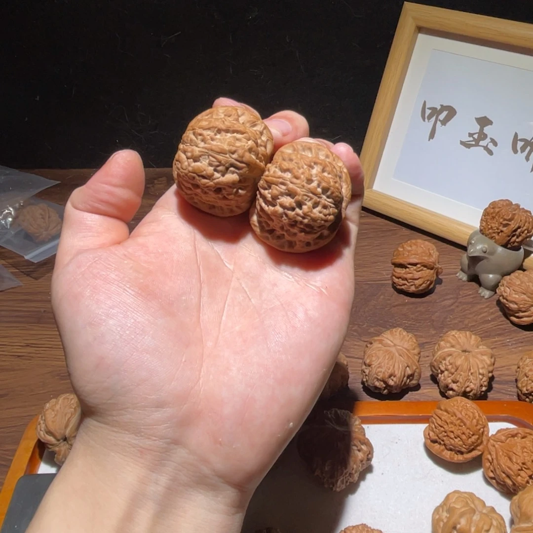 3***王文玩核桃把件42全品血麒麟