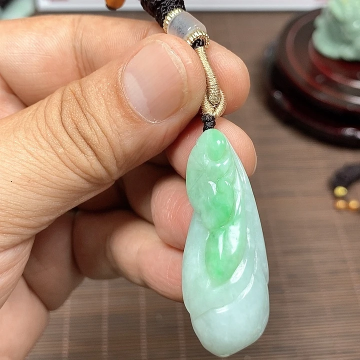 颈饰未镶嵌翡翠天然翡翠玉A货配证书