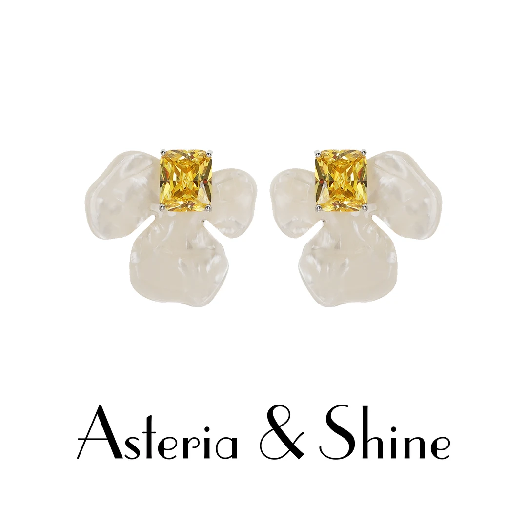 合金合成锆石耳饰 22440白色鸢尾花耳钉轻奢百搭精致冷淡风设计感