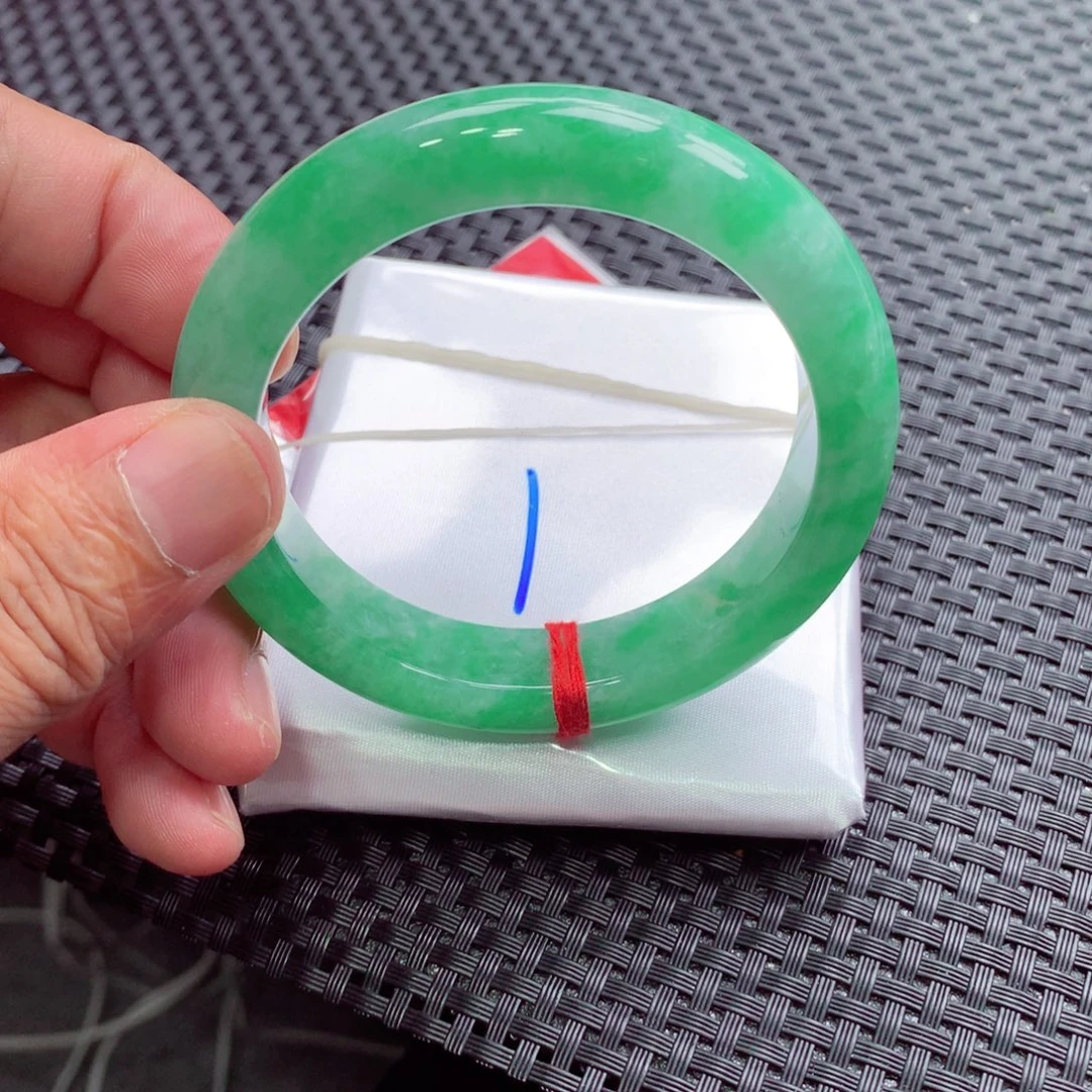 翡翠未镶嵌手镯翡翠