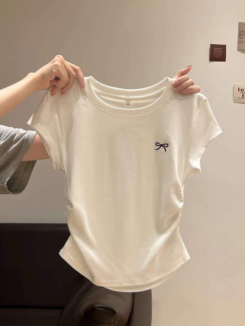 白色蝴蝶结刺绣正肩圆领短袖T恤女夏褶皱收腰修身短款小飞袖上衣