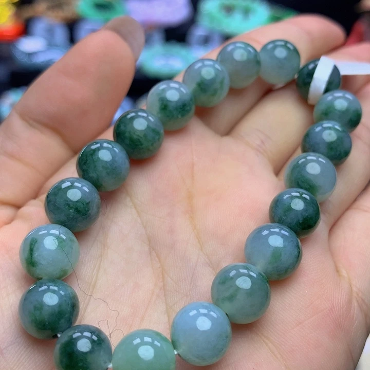 翡翠手链未镶嵌翡翠