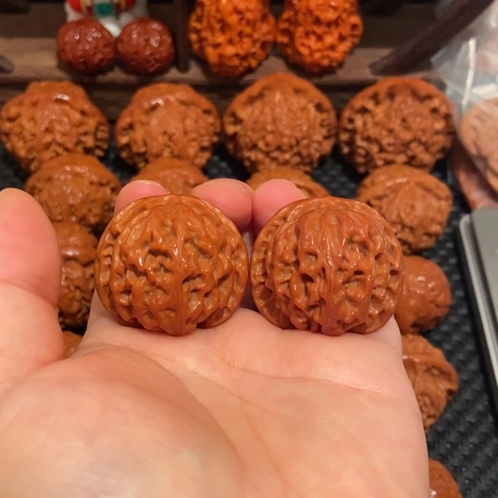 人***戏文玩核桃把件35.6尺寸苹果园2357