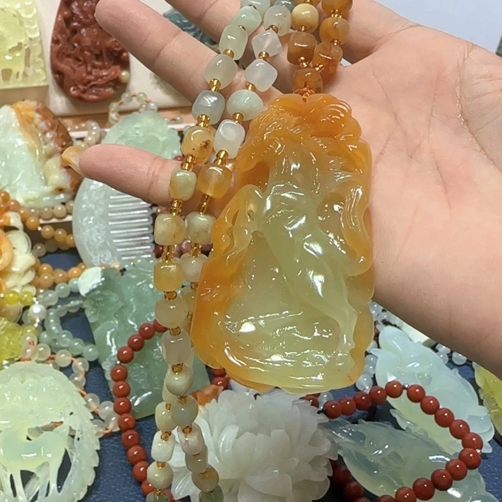 合金蛇纹石玉吊坠