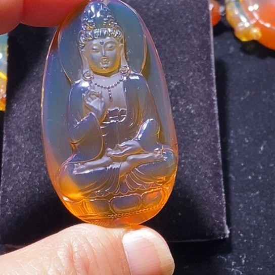 琥珀未镶嵌颈饰正装观音