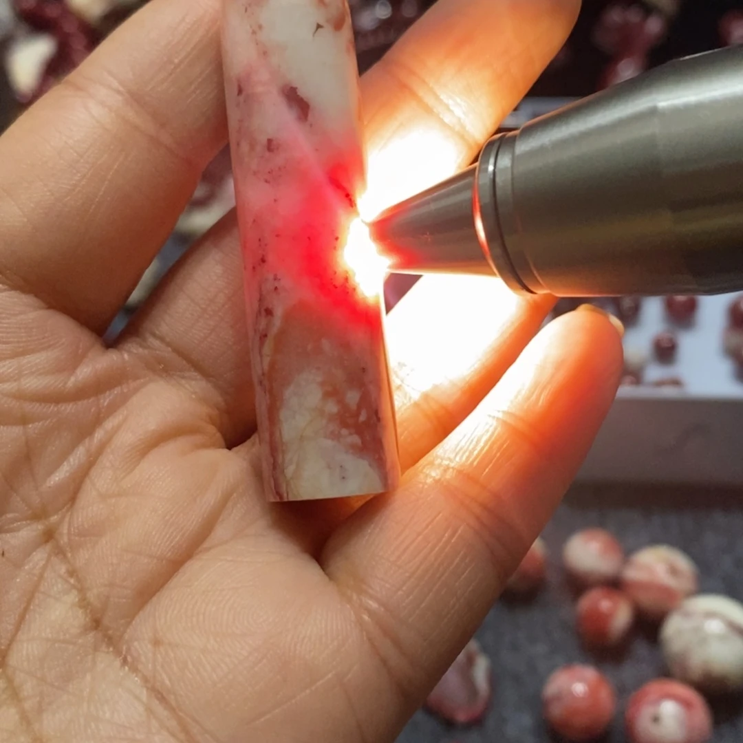 天然辰砂天然朱砂原石圆柱吊坠24g