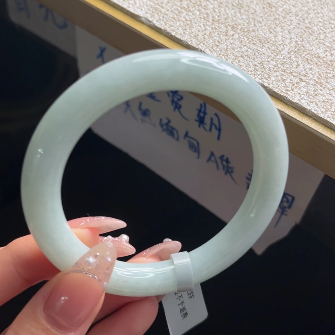 翡翠未镶嵌手镯手镯