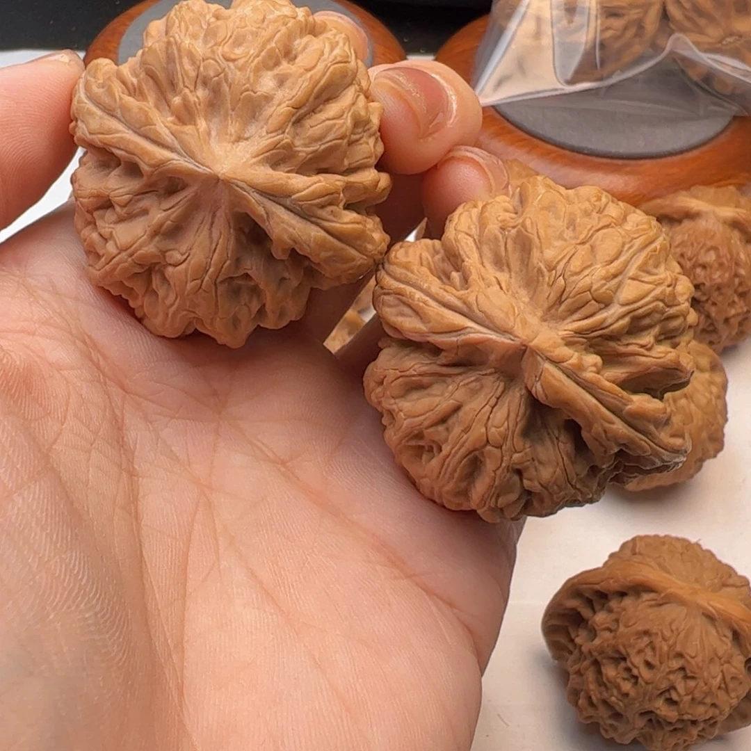 文玩核桃吊坠S***O红锦鲤