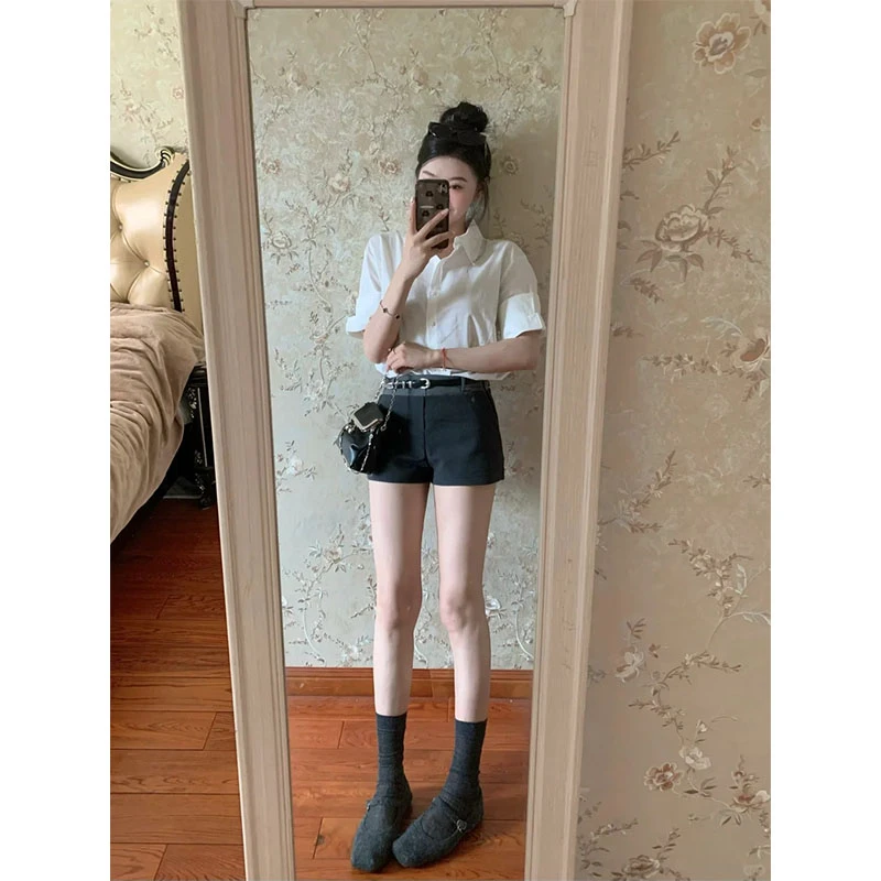 简约时尚轻职风百搭显瘦POLO领白色衬衫上衣高腰休闲百搭短裤套装
