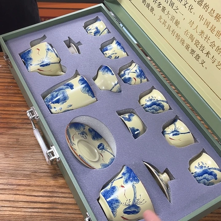 孤品茶具套装等。
