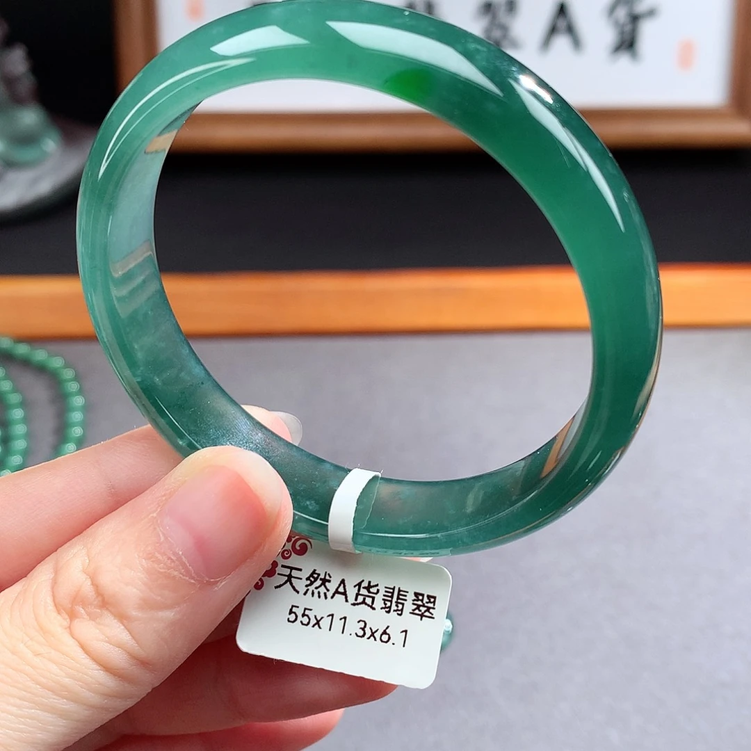 翡翠手镯（圆镯）未镶嵌大****记