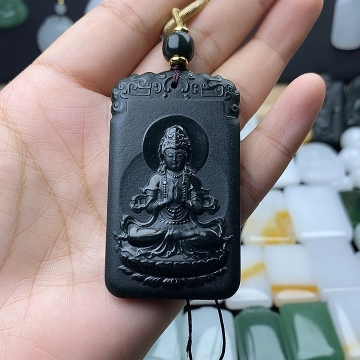 翁***生和田玉未镶嵌颈饰