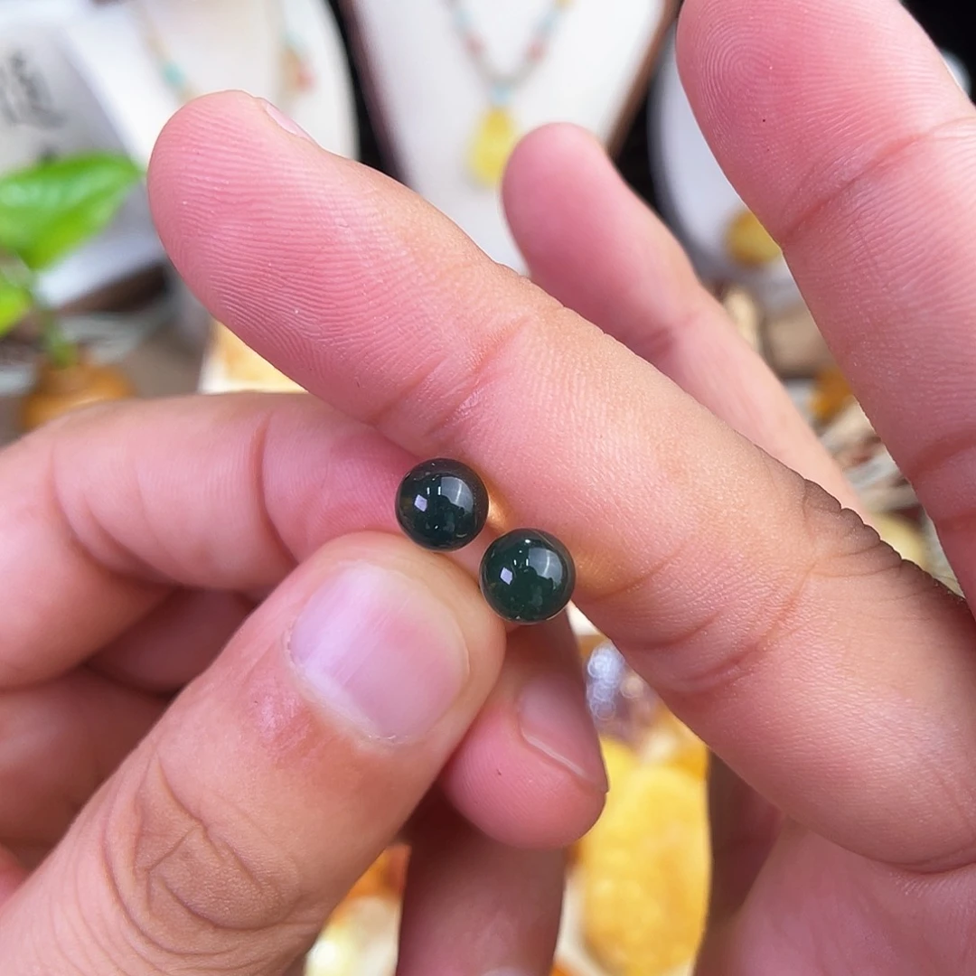 未镶嵌琥珀珠宝奇石