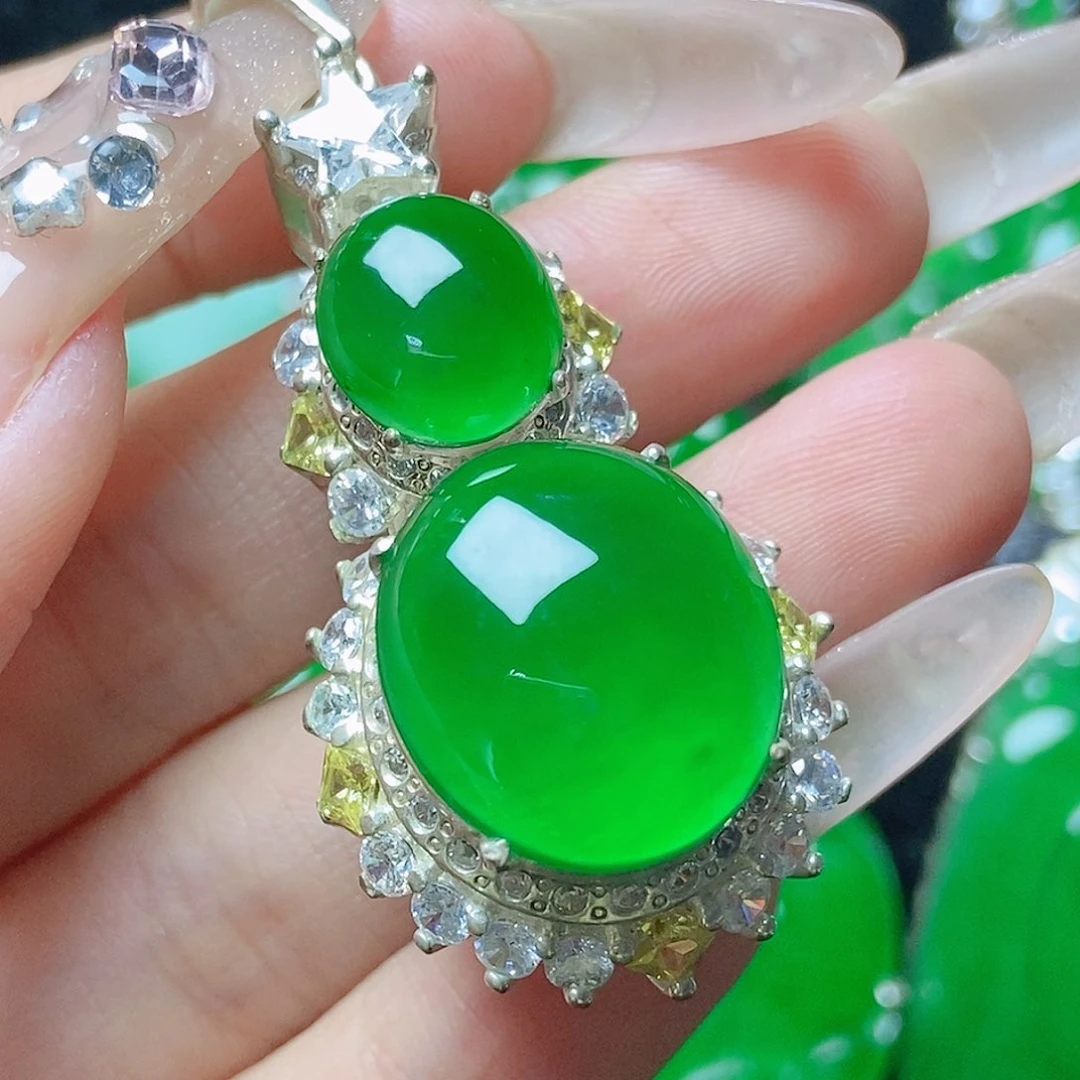 颈饰未镶嵌翡翠