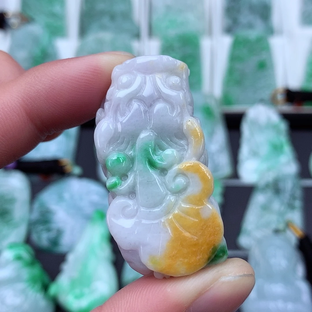 翡翠颈饰未镶嵌翡翠吊坠