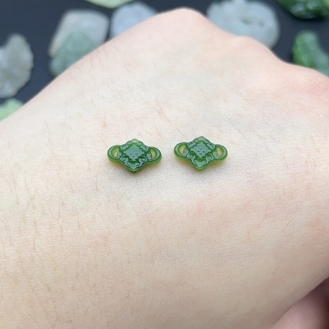 【闪购商品】颈饰未镶嵌和田玉