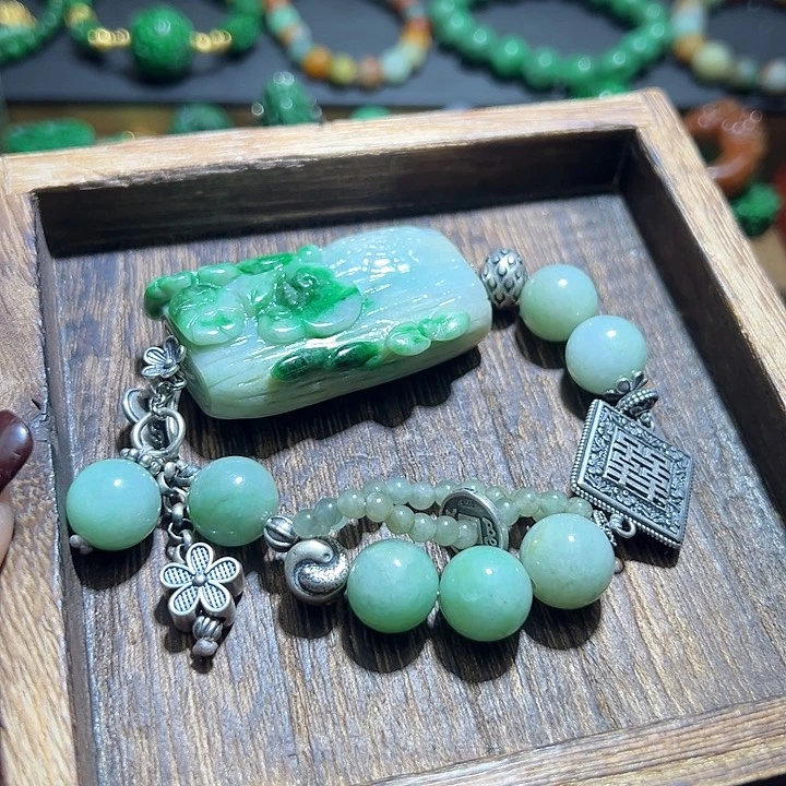 翡翠手串银S925镶嵌翡翠手串