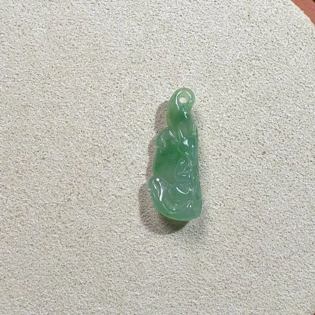 翡翠未镶嵌颈饰天然A货翡翠吊坠