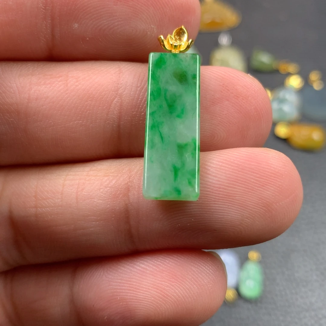 【闪购商品】颈饰18K金镶嵌翡翠翡翠