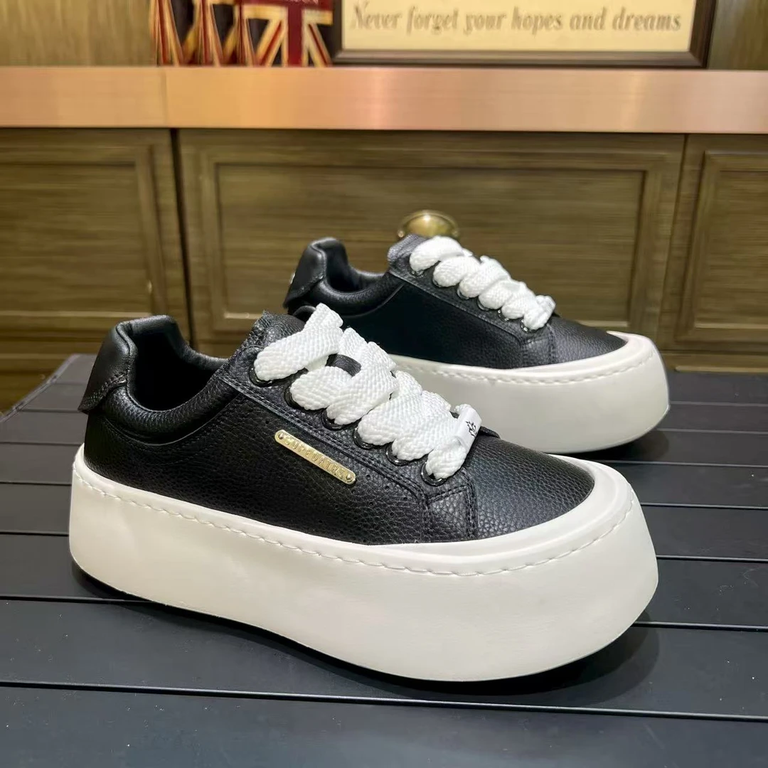 2025秋季新款时尚百搭休闲鞋舒适透气厚底增高板鞋男士百搭小白鞋