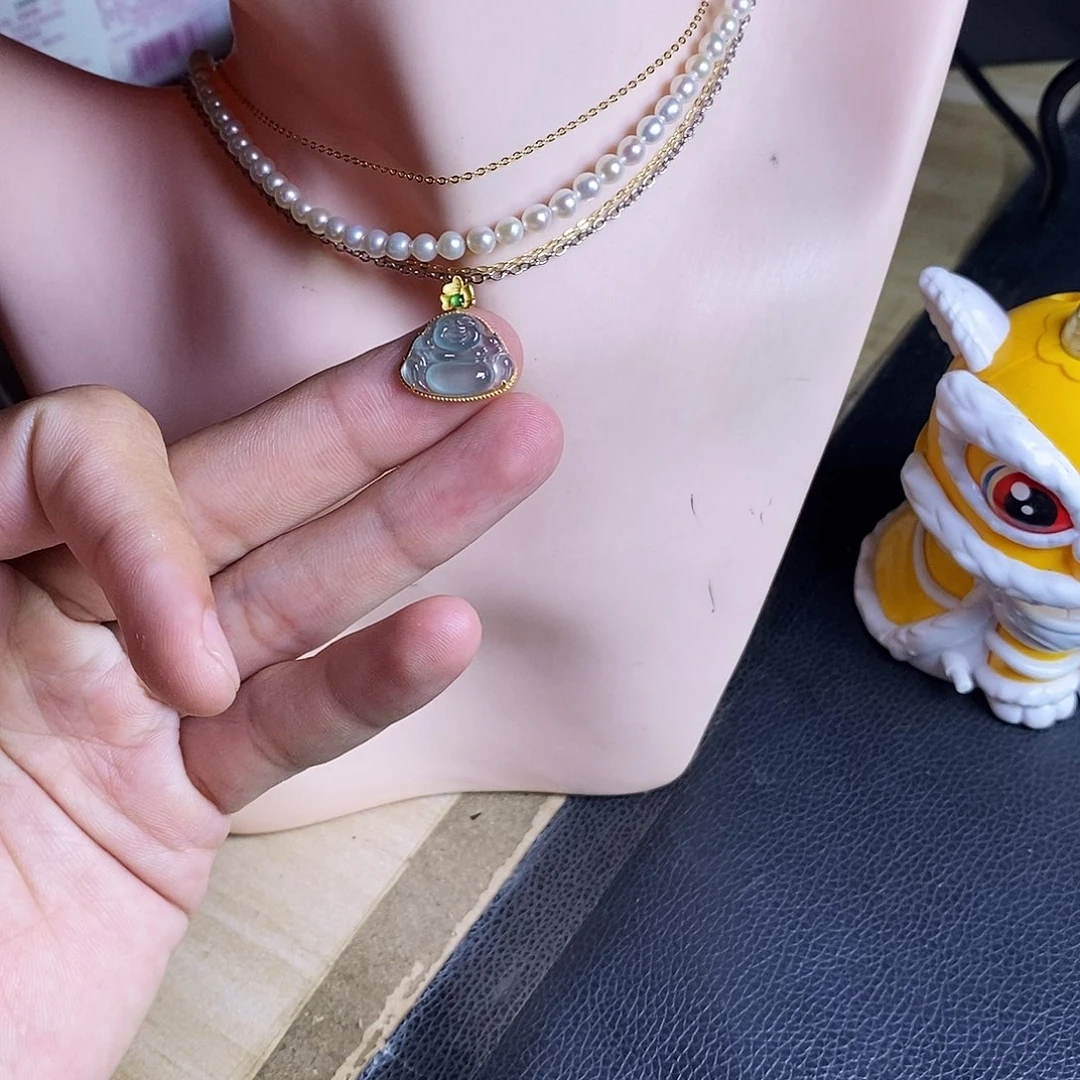 颈饰18K金镶嵌翡翠