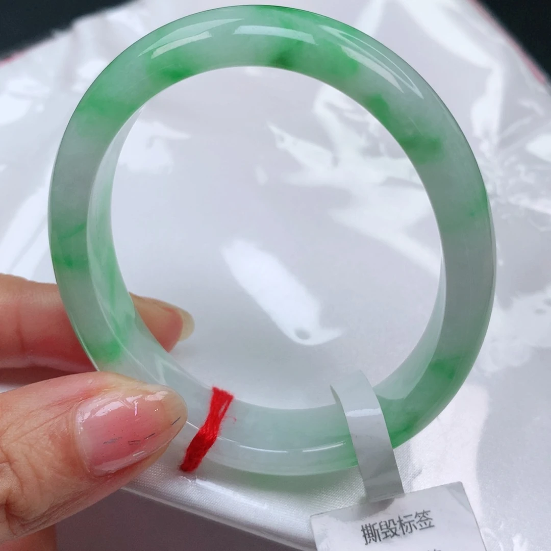 翡翠手镯未镶嵌缅甸天然翡翠贵妃手镯02