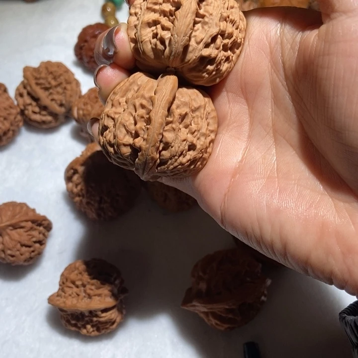 清***生文玩核桃吊坠白狮子