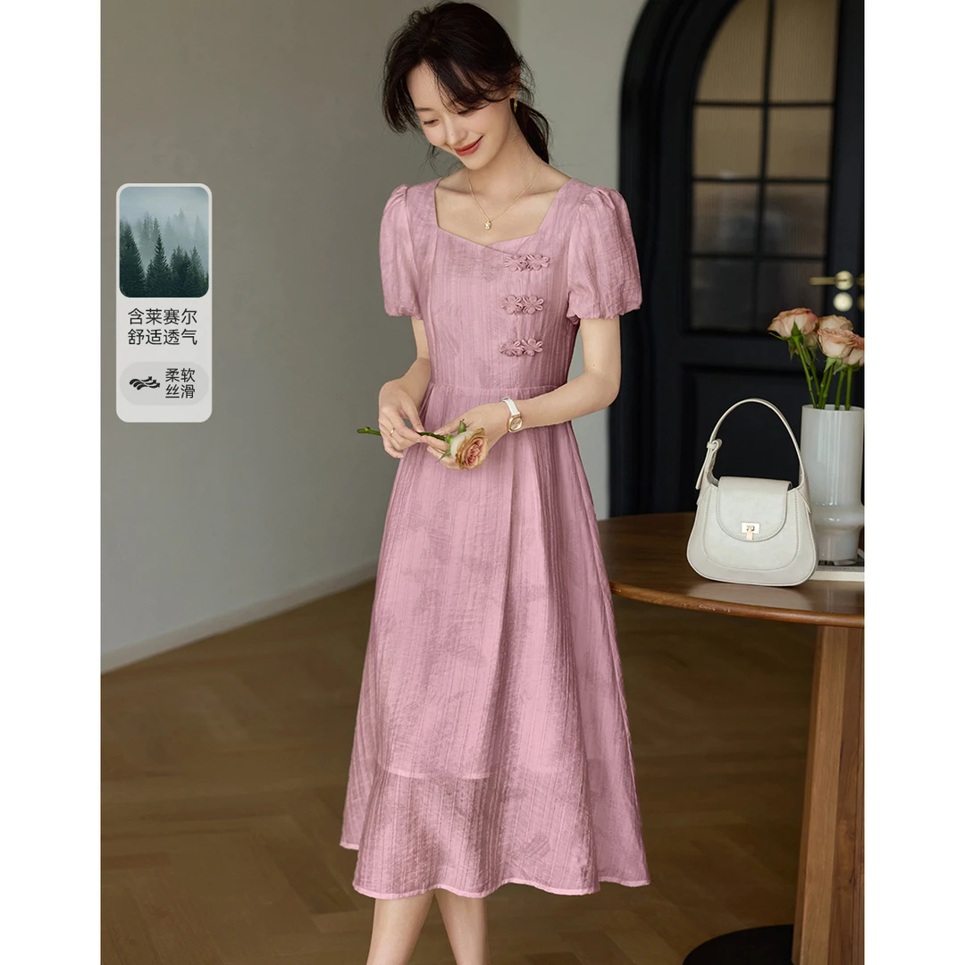 沫晗依美2025秋夏季新中式国风改良收腰泡泡袖方领温柔连衣裙3546