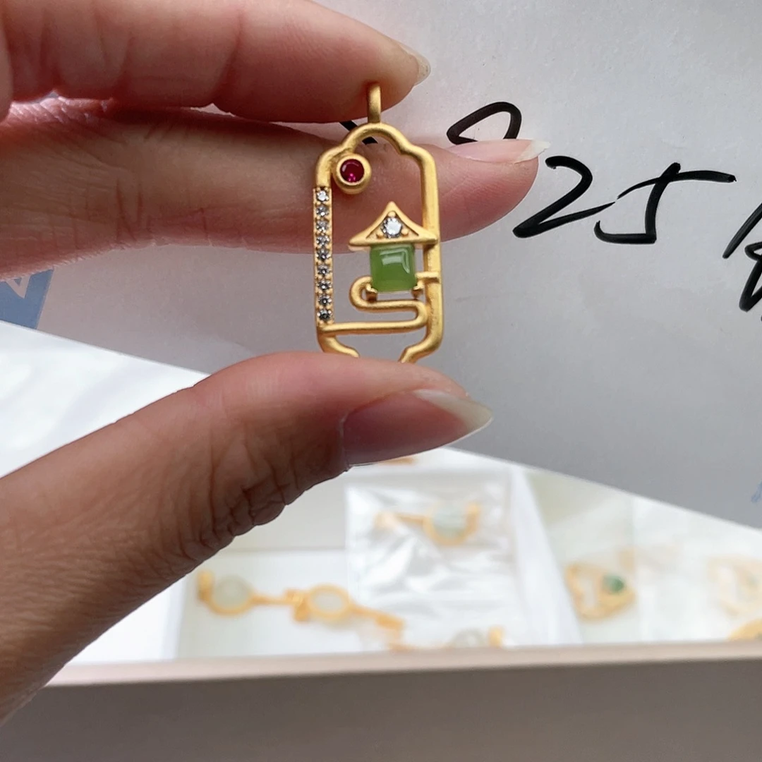 和田玉颈饰未镶嵌碧玉房子吊坠