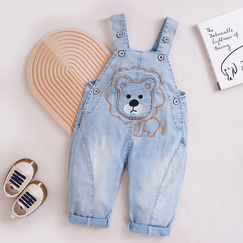 男童背带裤夏季薄款透气外出服宽松0-3岁卡通防蚊裤