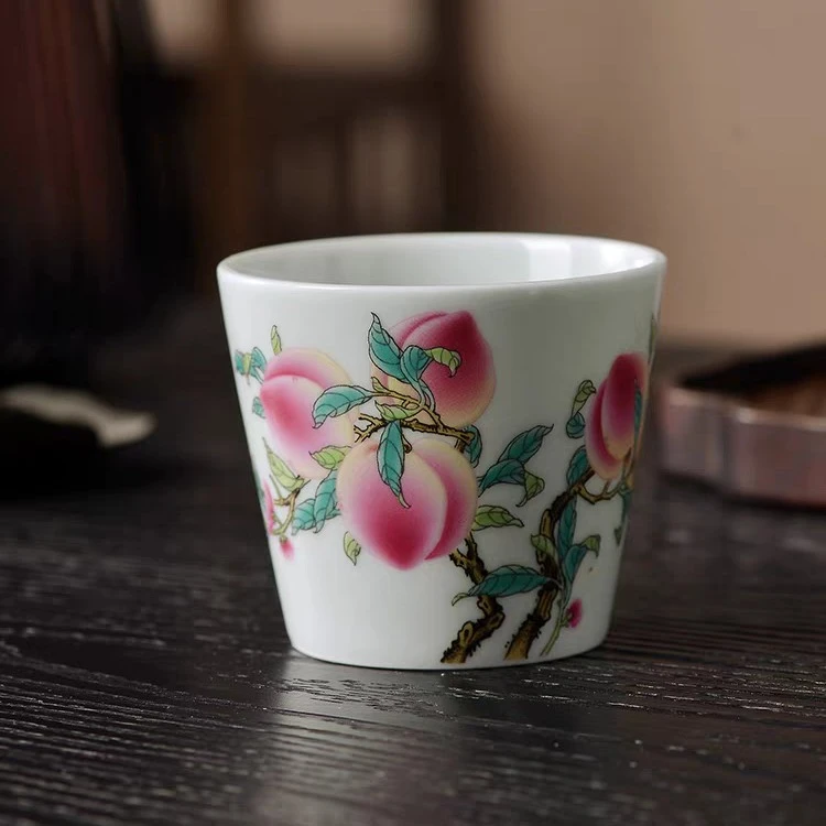景德镇手工手绘粉彩蟠桃献寿高端陶瓷茶具直筒杯主人杯120CC左右
