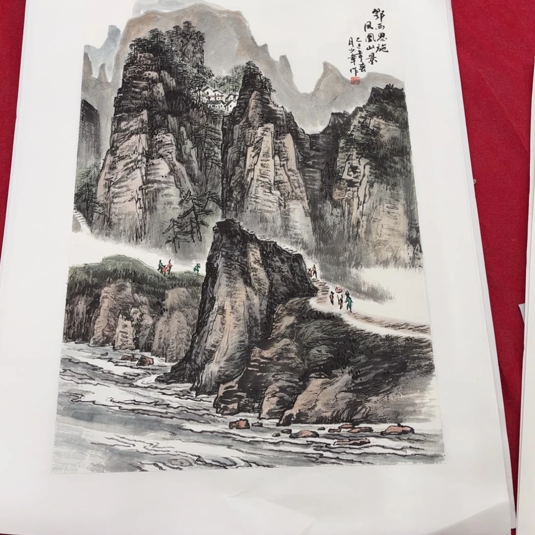 国画花鸟等图案为一体而得的