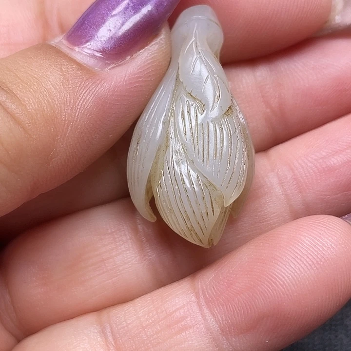 米***色未镶嵌和田玉挂件