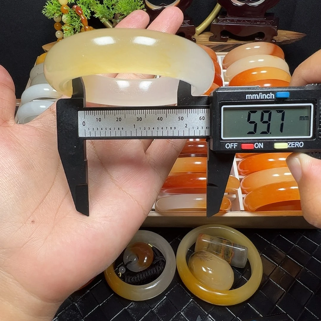 石英质玉（黄龙玉）未镶嵌手镯