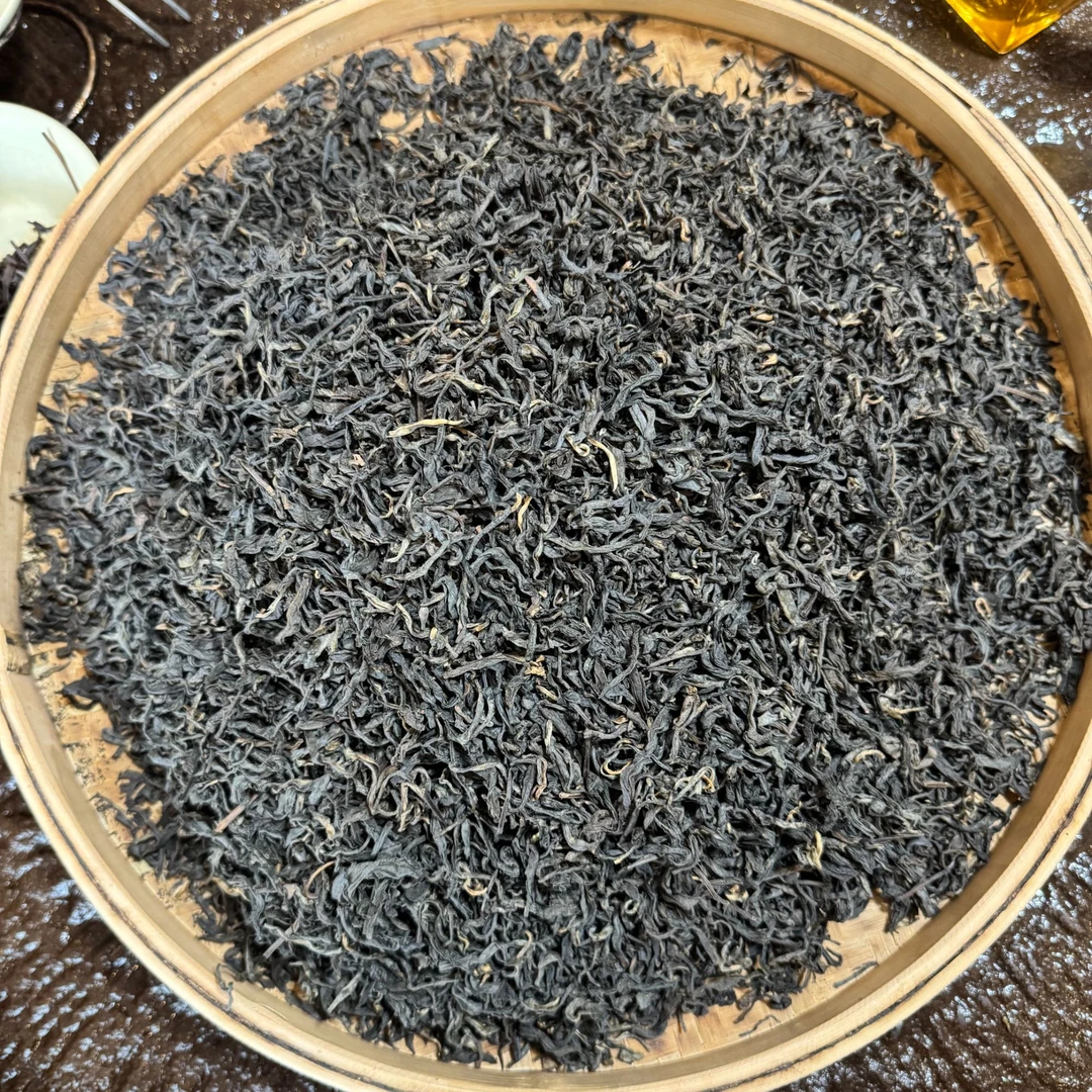 2001年冰岛老寨老生茶 100克/盒