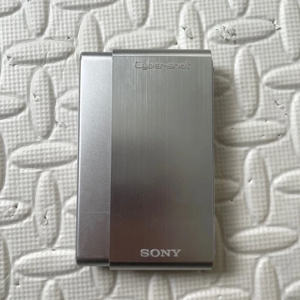9新 Sony/索尼 索尼T77 1010万像素四倍变焦 no退no换