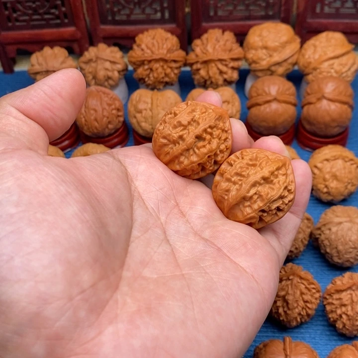 文玩核桃把件粗筋龙脊