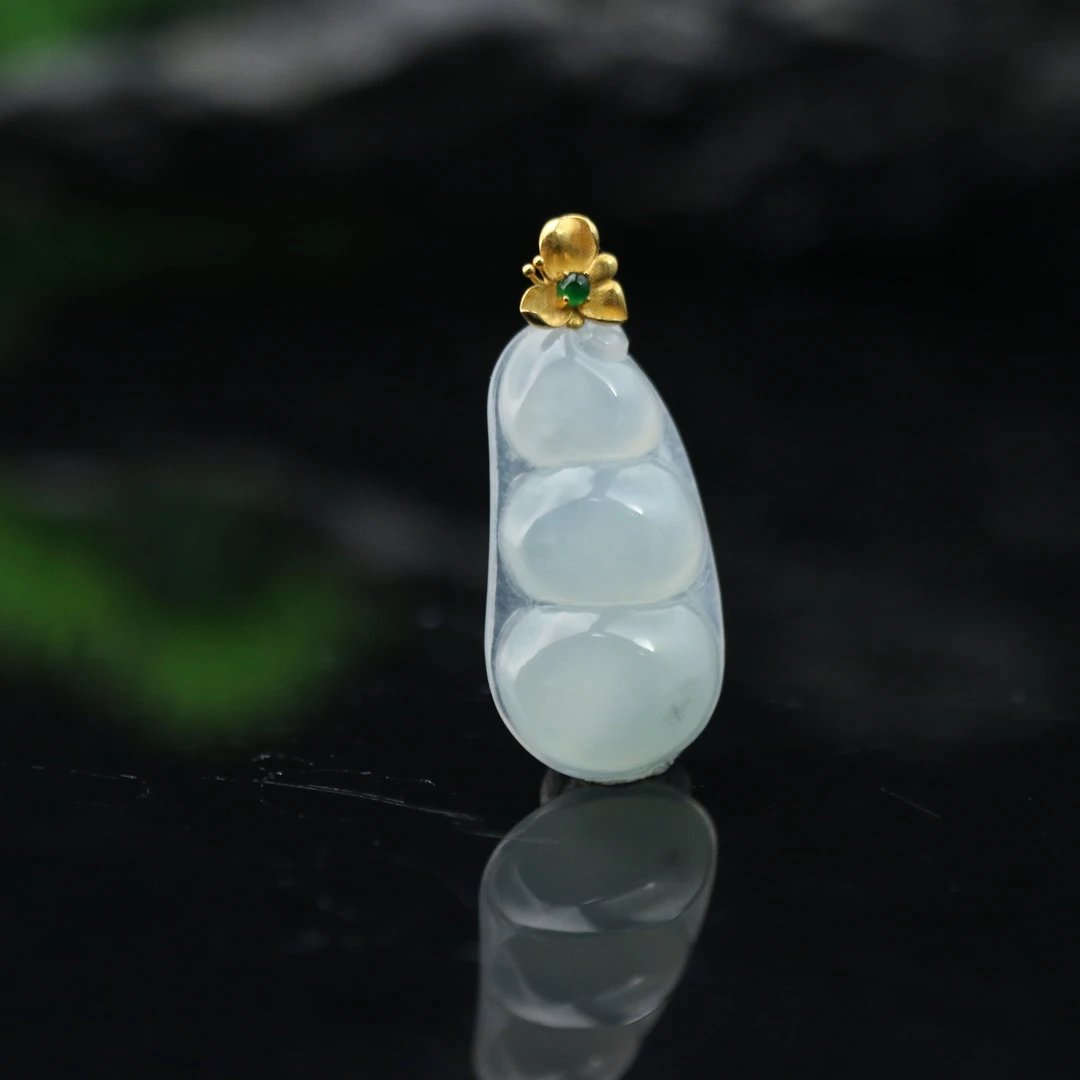 FC29天然缅甸翡翠A货18k冰豆子/700502/保利厦门拍卖