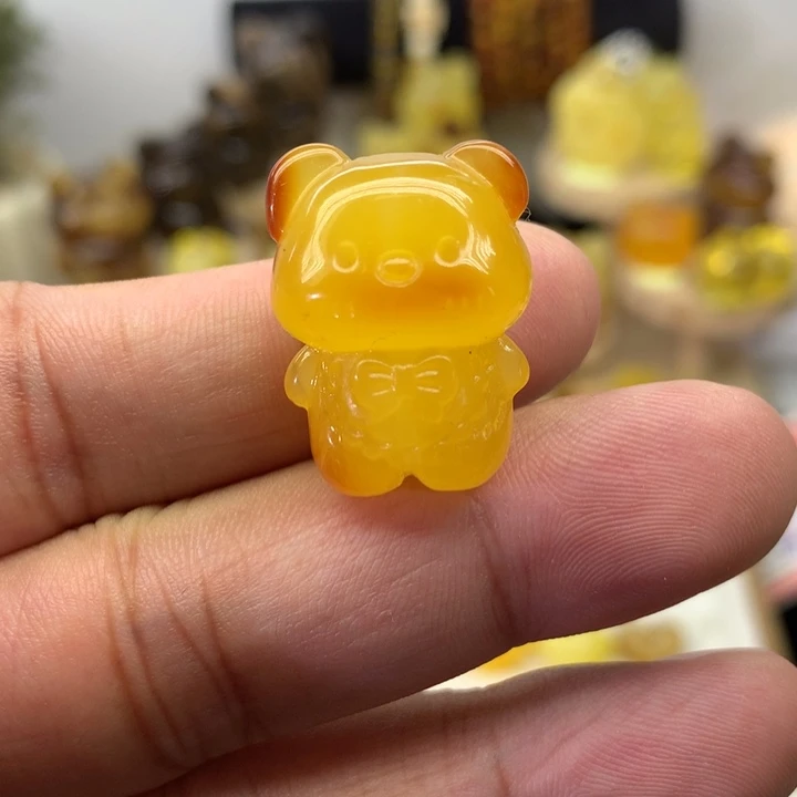 琥珀颈饰未镶嵌鸡油红小熊