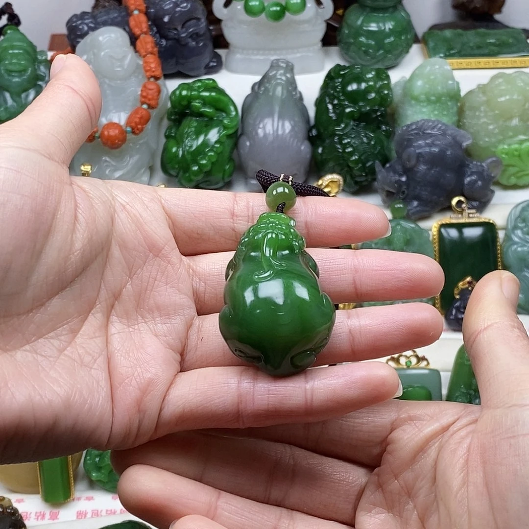 和田玉（碧玉）颈饰未镶嵌