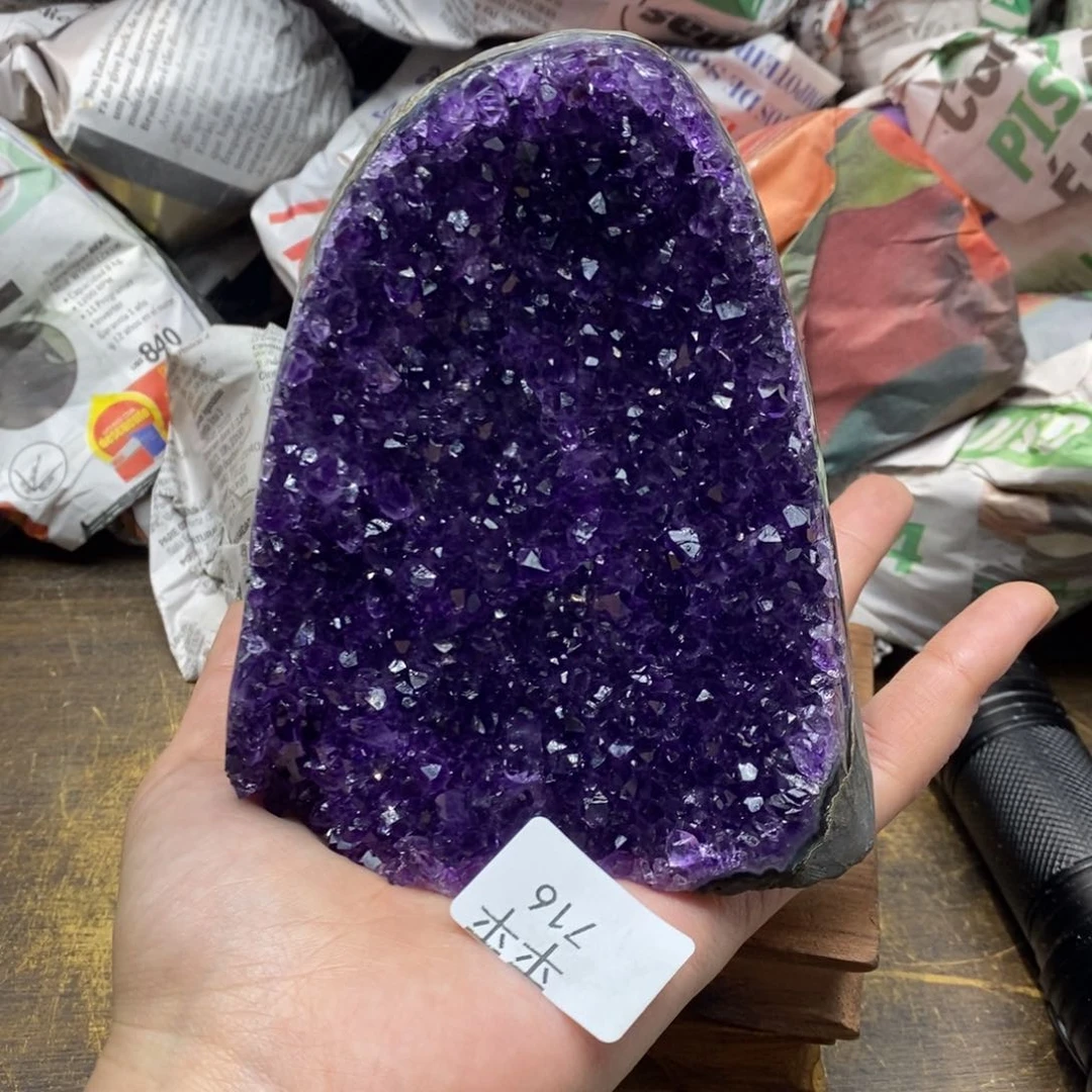 紫晶乌拉圭未镶嵌