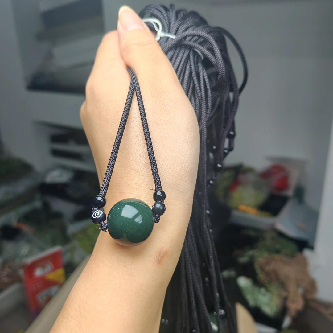 20-天然和田玉沙枣青精美转运珠挂件