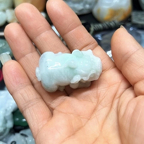颈饰未镶嵌翡翠挂件
