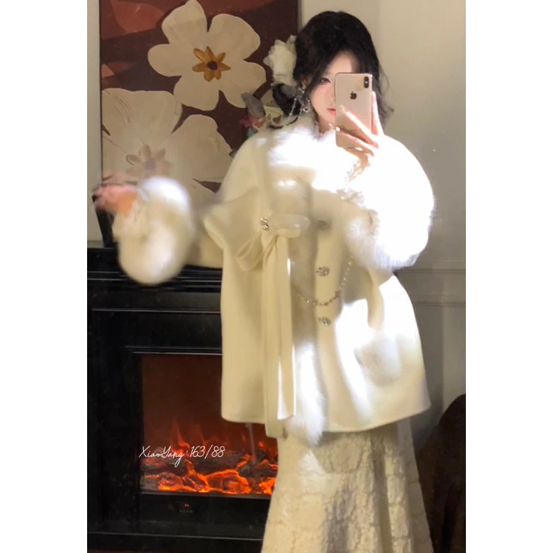【Synw屁羊】归国千金 毛领斗篷冬季慵懒千金风 白色毛呢短款外套