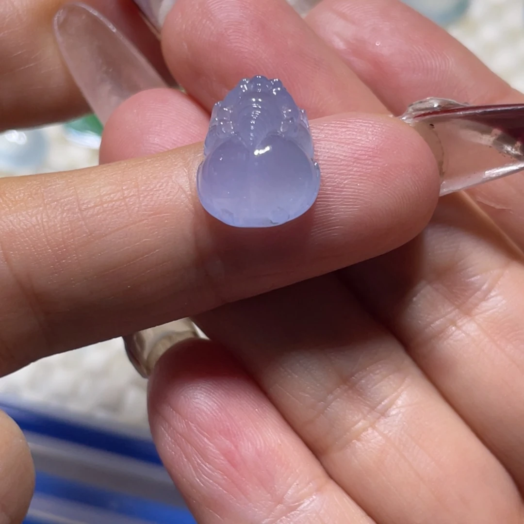 翡翠未镶嵌颈饰貔貅