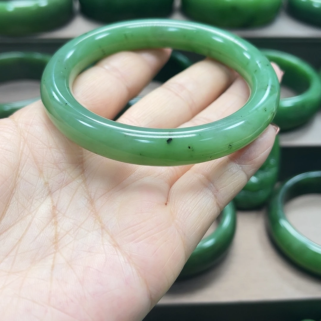 和田玉（碧玉）未镶嵌手镯