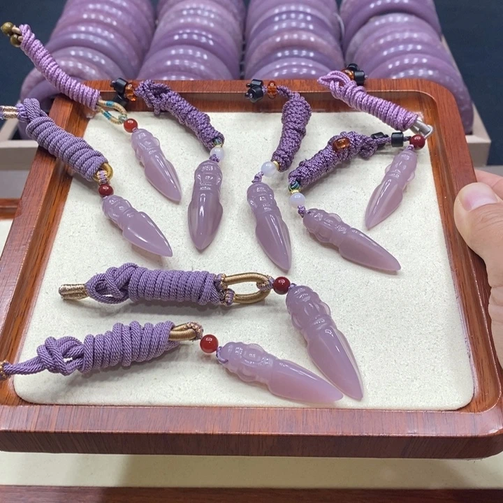 石英质玉合金颈饰金钢杵